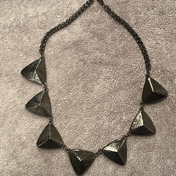 Geometric Black Metal Necklace * Free Shipping* - Picture 4 of 6